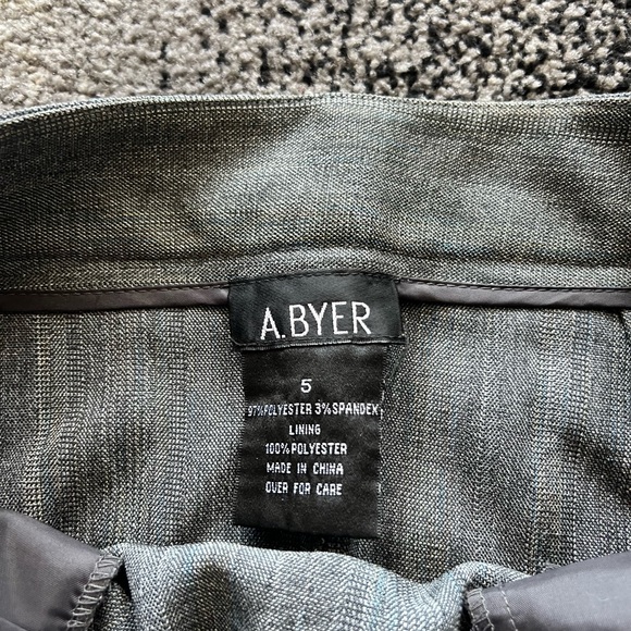 Assorted Career Core Blazer, Skirt And Cropped Pants Bundle - Picture 10 of 12